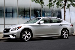 Infiniti-Q70