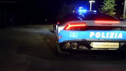 Lamborghini Huracan Police Car Chases Superleggera