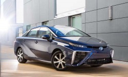 2015 Toyota Mirai (2)