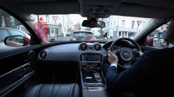 Jaguar Land Rover introduces the 360 Virtual Urban Windscreen (1)