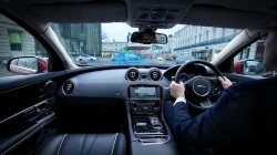 Jaguar Land Rover introduces the 360 Virtual Urban Windscreen (2)