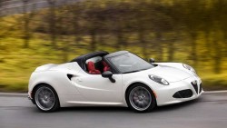 Alfa Romeo 4C Spider Detroit 100 (3)