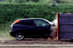 FORD-FOCUS-CRASH-TEST-WITH-200-2