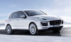 Porsche-Cayenne_Turbo_S_2016_ (4)