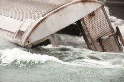 SUBWAY-CAR-SINKING-3
