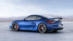Porsche-Cayman-GT4-7