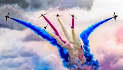 Red_Arrows_Jet_Team_acrobatic_Royal_Air_