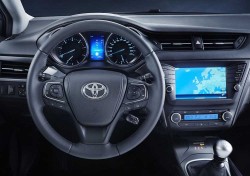 Toyota-Avensis_2016_1000 (7)
