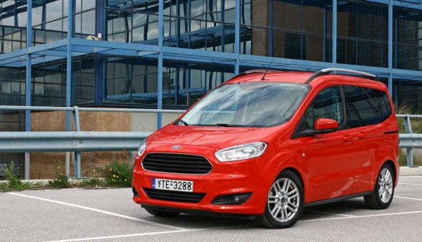 Ford Tourneo caroto test drive 2015 (3)