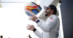 alonso-malaysia15-helmet-intheair960
