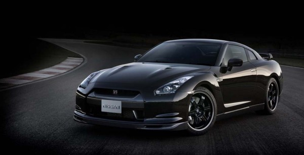Nissan-GT-R_SpecV_2010_11