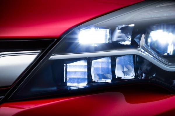 Opel-IntelliLux-LED