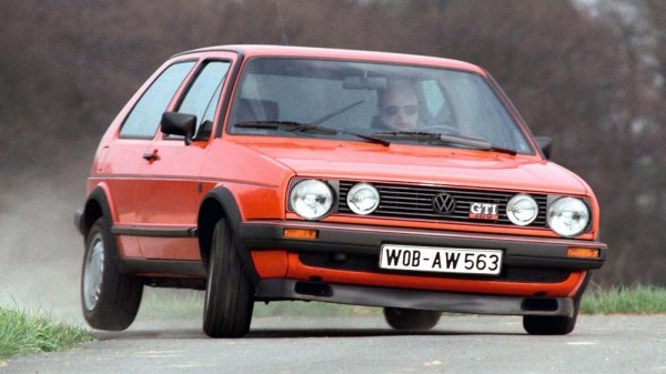 Volkswagen-Golf_II_GTI_1983_1000