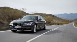 2016-BMW-7-Series-official (7)