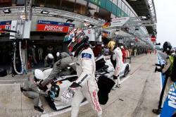 Porsche 919 Hybrid (19), Porsche Team: Nick Tandy, Earl Bamber (l-r)