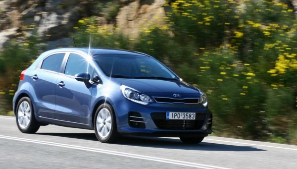 Kia Rio CRDi 2015 caroto test drive (4)