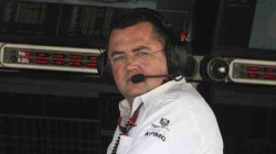 Boullier-Bahrain15-pitwall640