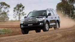 2016 Toyota Land Cruiser (11)