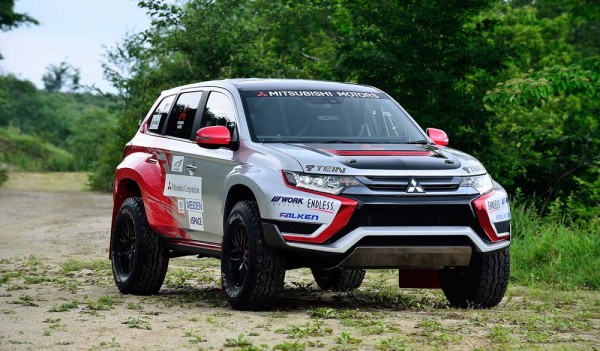 Outlander PHEVBaja Portalegre 500 Challenge (1)