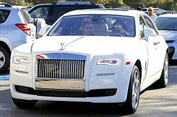 KYLIE-JENNER-ROLLS-2