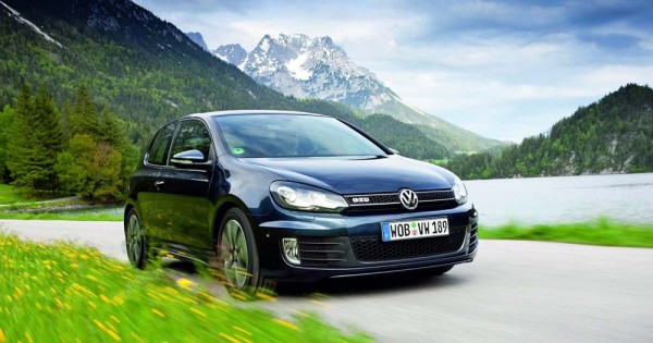 Volkswagen-Golf_GTD_2010_1000