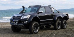 Toyota-Hilux-6x6-VROMOS-1