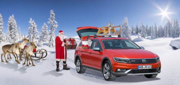 VW-Passat-Alltrack-Santa-Claus