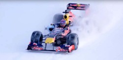 Background Max Verstappen F1 Snow Demo Red Bull RB7 Hahnenkamm