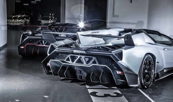 Two Lamborghini Veneno Roadsters Pose In Hong Kong (6)