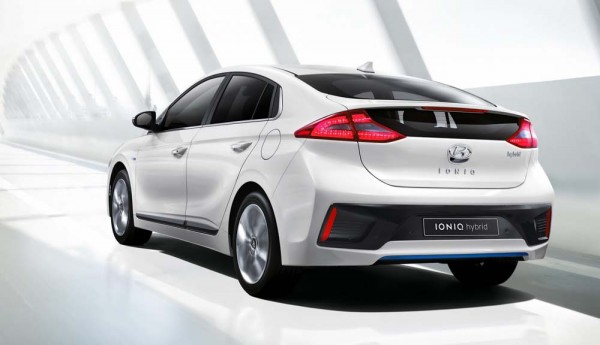 hyundai-ioniq-hybrid-first-pics-8 - Copy