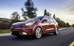 2017 Kia Niro (1)