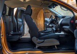 Nissan-NP300_Navara_2016_1000 (2)