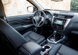 Nissan-NP300_Navara_2016_1000 (6)
