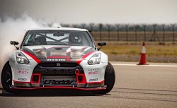 Nissan GT-R Nismo sets fastest drift world record (2)