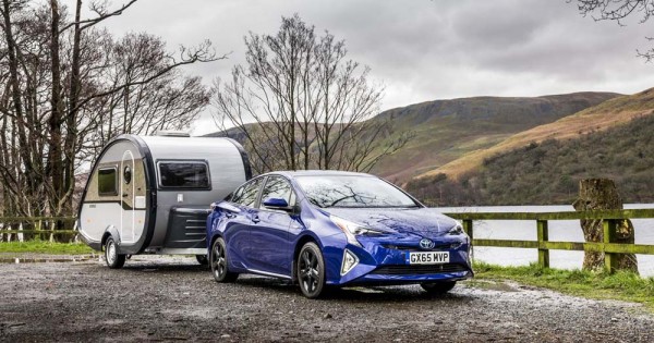 Toyota Prius now capable of towing trailer (1)