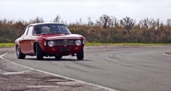 Alfaholics Classic Giulia GTA-R 270 Sing On The Track