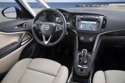 opel-zafira-tourer-2017 (9)