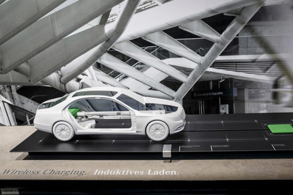 MERCEDES-S500E-2018-WIRELESS-CHARGING-5