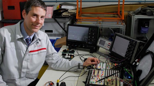 200-NISSAN-IN-A-SUITCASE (1)