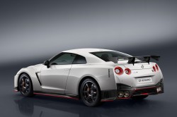 NISSAN-GT-R-NISMO-2017 (2)