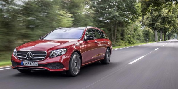 Mercedes-Benz E-Klasse T Modell, Press Test Drive Hamburg 2016, E 220d, designo hyazinthrot metallic, designo Leder Nappa schwarz/titangrau pearl AIR BODY CONTROL, AVANTGARDE,  E 220 d, Kraftstoffverbrauch kombiniert:  4,2 l/100 km, CO2-Emissionen kombini
