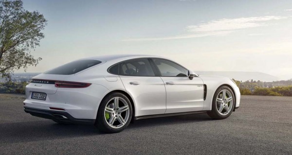 PORSCHE-PANAMERA-E-4