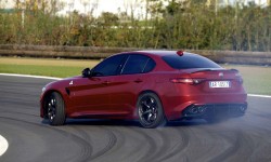 160510_Alfa-Romeo_Giulia-Quadrifoglio_05