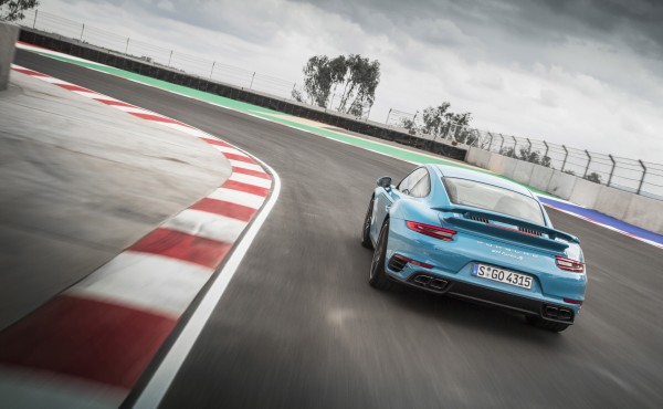 Porsche 911 S motor trend test (2)