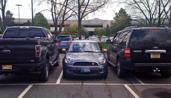 suv parking (2)