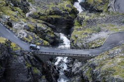 Range Rover in Epic Nordic Landscape (15)