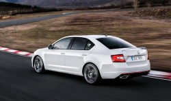Skoda-Octavia_RS-2017-1280-03