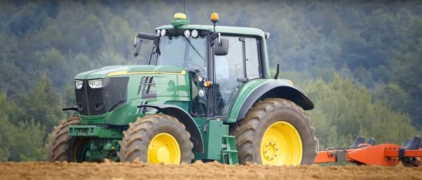 john-deere-reveals-180-hp-battery-powered-tractor (2)
