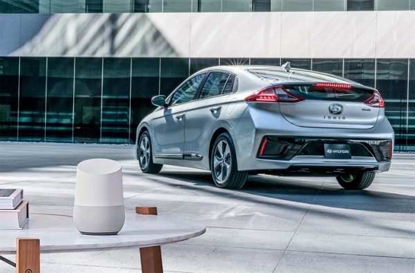 HYUNDAI COLLABORATES WITH GOOGLE ASSISTANT IN FURTHER CONNECTING HOMES TO CARS
