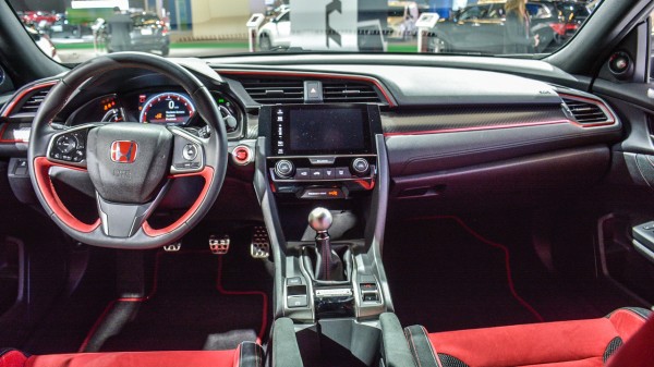 HONDA-CIVIC-TYPE-R-PROTOTYPE-INTERIOR (1)